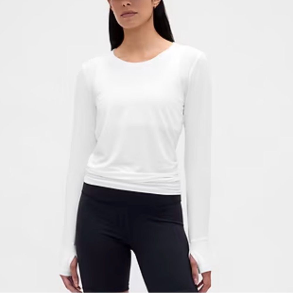 GAP Breathe Long Sleeve Tee White Medium Petite NWT IN PACKAGE